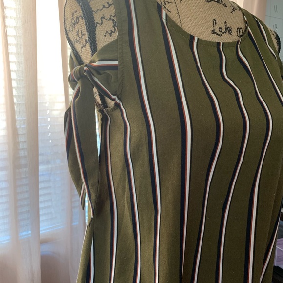 Green Striped blouse in Size Small - Picture 2 of 3